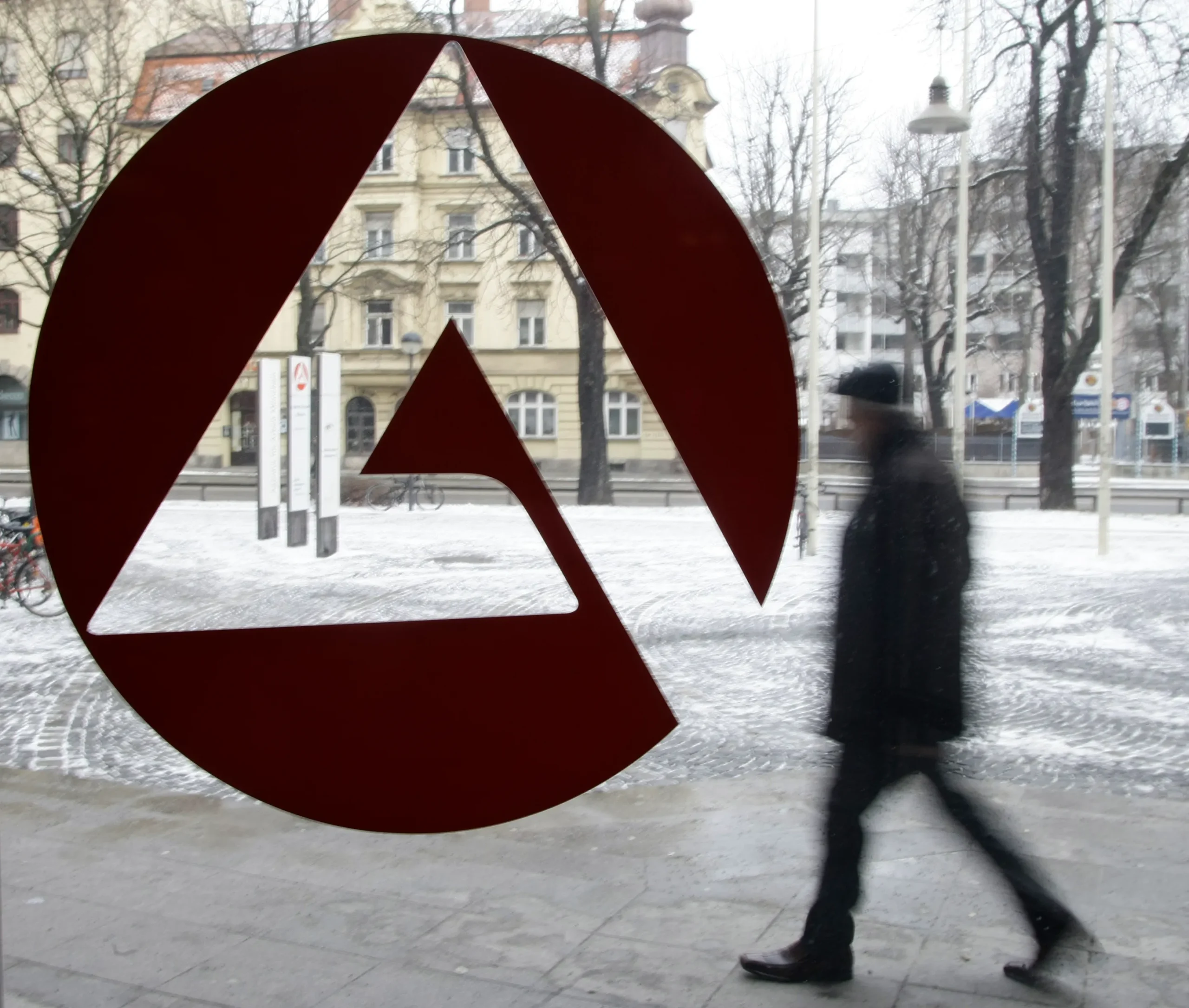 Image for German Unemployment Rises Back Above 3 Million, Far More Than Forecast