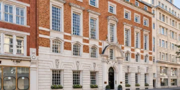Old Buildings, New Expectations: How Can Heritage Buildings Meet Modern Professionals&rsquo; Office Needs?