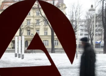 German Unemployment Rises Back Above 3 Million, Far More Than Forecast