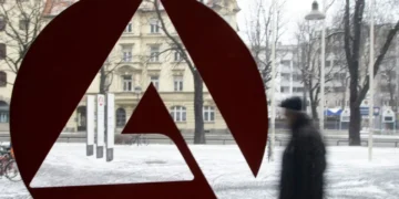 German Unemployment Rises Back Above 3 Million, Far More Than Forecast