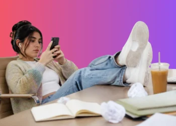 Experts Warn These 6 &lsquo;Gen Z&rsquo; Call Habits Could Be Hurting Your Career