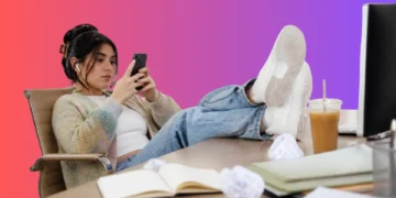 Experts Warn These 6 ‘Gen Z’ Call Habits Could Be Hurting Your Career