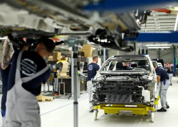 New Study Reveals When Cutting Wages Protects Jobs — And When It Doesn't