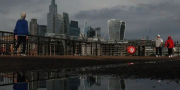 U.K. Minimum Wage Expected To Rise Nearly 4% In 2027