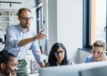 Gen Z Can’t Figure Out How To Talk To Their Bosses, But The Problem Goes Both Ways