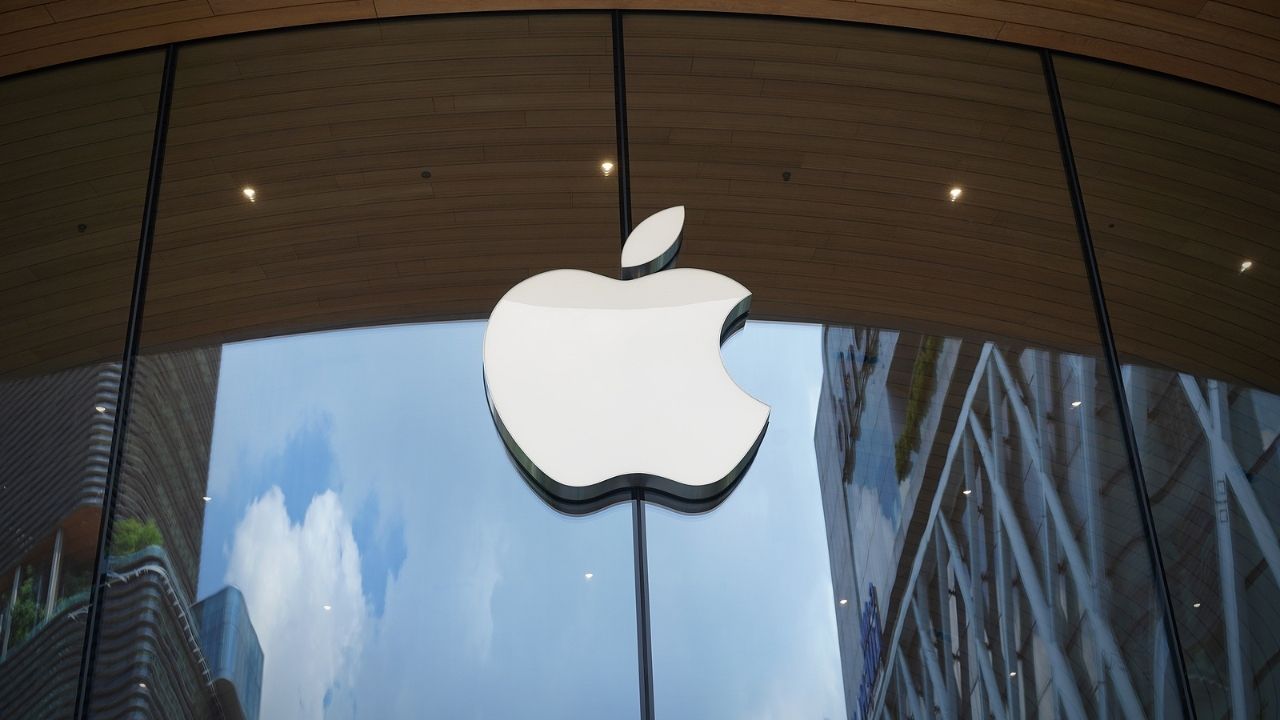 Apple Employees Threaten To Quit In Protest Over Return To Office Policies