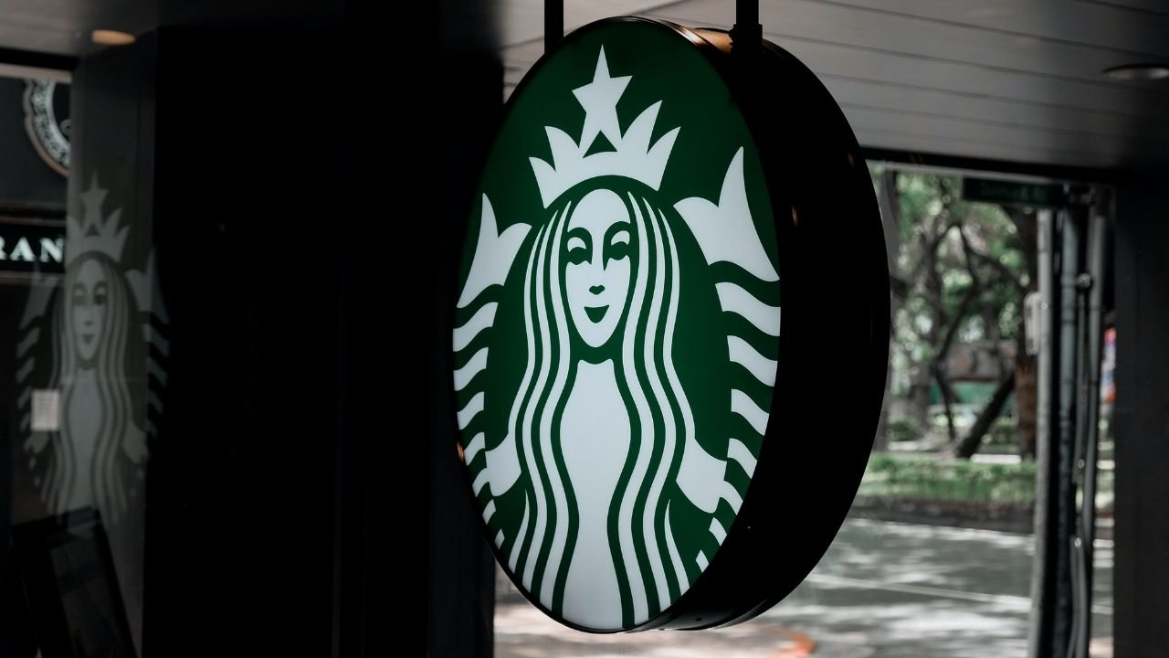Starbucks Criticizes President Biden Over Meeting With Union Organizers